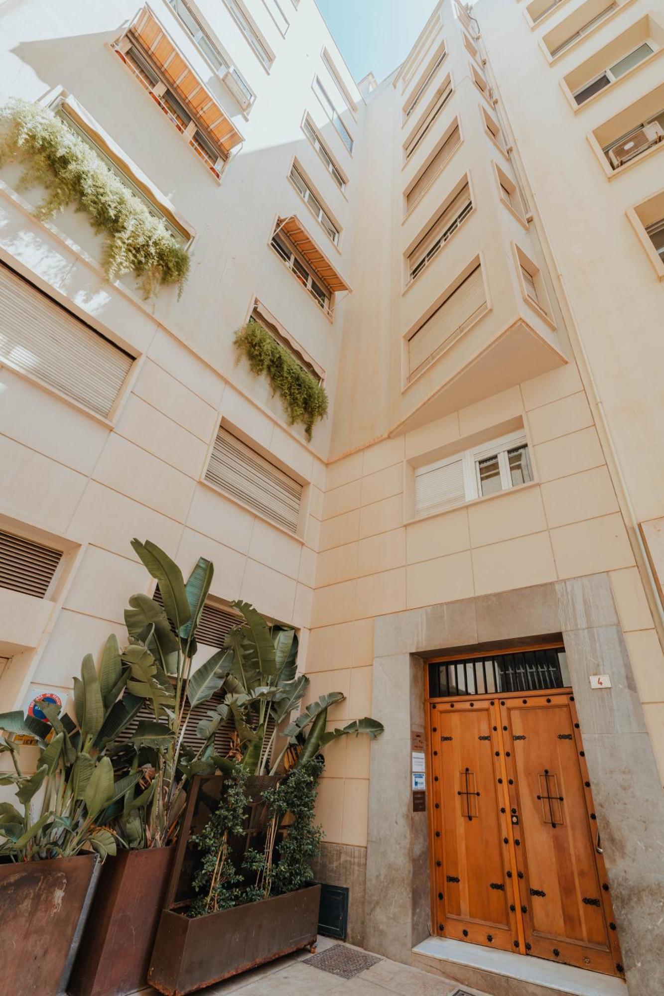 Gran apartamento junto a Catedral MálagaSimple Exterior foto